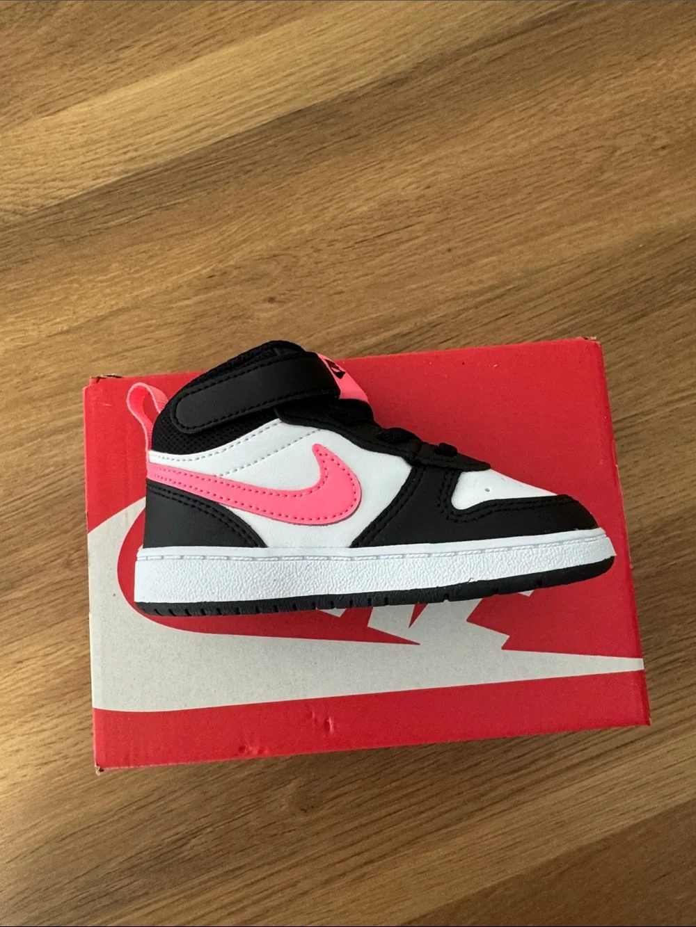 Nike Toddler High-Top Sneaker in Black, White & Pink